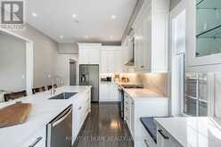 2 COTTONWOOD HOLLOW COURT | Aurora Ontario | Slide Image Sixteen