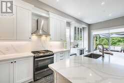 2 COTTONWOOD HOLLOW COURT | Aurora Ontario | Slide Image Nineteen