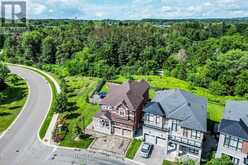 2 COTTONWOOD HOLLOW COURT | Aurora Ontario | Slide Image One