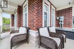 2 COTTONWOOD HOLLOW COURT | Aurora Ontario | Slide Image Eight