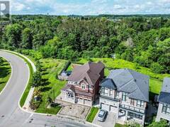 2 COTTONWOOD HOLLOW COURT Aurora Ontario, L4G 3L8