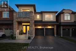 33 MONDIAL CRESCENT | East Gwillimbury Ontario | Slide Image One
