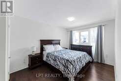 33 MONDIAL CRESCENT | East Gwillimbury Ontario | Slide Image Thirty-two
