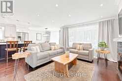 61 ROBINGLADE DRIVE | Toronto Ontario | Slide Image Fifteen