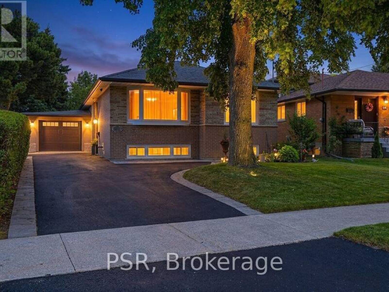 61 ROBINGLADE DRIVE, Toronto, Ontario M9B 2R2