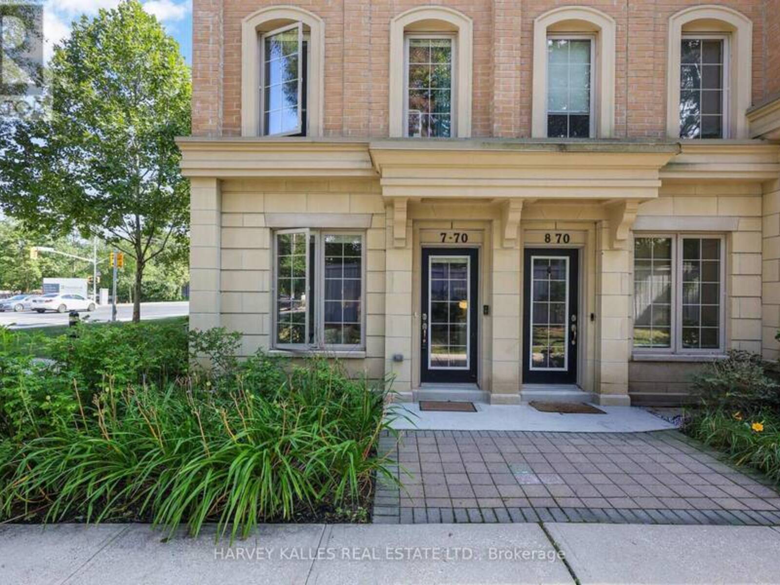 7 - 70 HARGRAVE LANE, Toronto, Ontario M4N 0A4