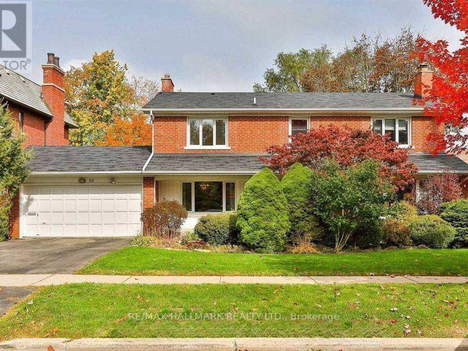 30 MEDALIST ROAD, Toronto, Ontario M2P 1Y5