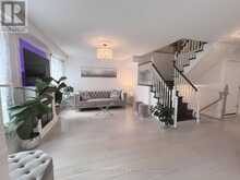 27 GLASGOW CRESCENT | Georgina Ontario | Slide Image Thirteen