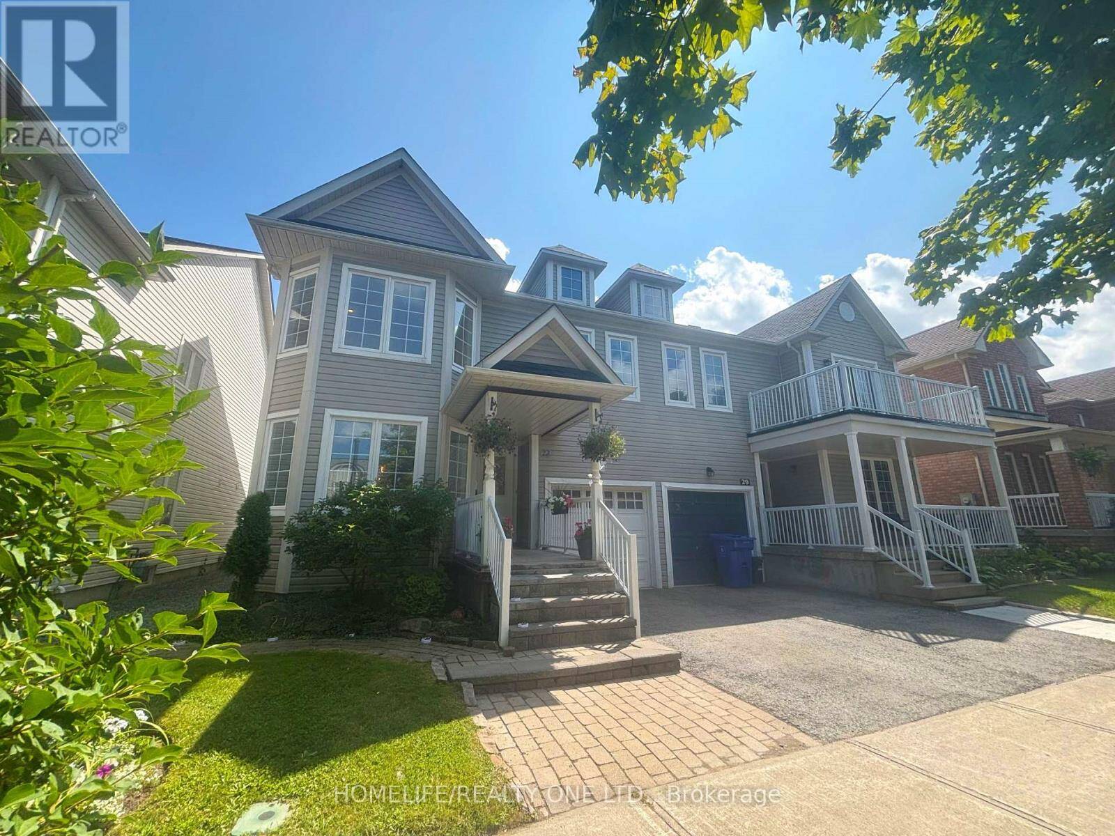 27 GLASGOW CRESCENT, Georgina, Ontario L4P 4A9