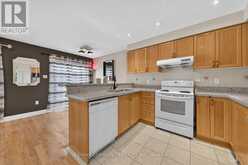 82 BURGESS CRESCENT | Newmarket Ontario | Slide Image Sixteen