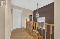 82 BURGESS CRESCENT | Newmarket Ontario | Slide Image Eighteen