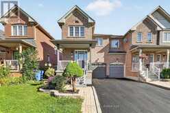 82 BURGESS CRESCENT | Newmarket Ontario | Slide Image Two