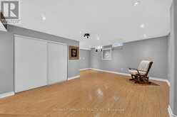 82 BURGESS CRESCENT | Newmarket Ontario | Slide Image Thirty-four