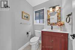 82 BURGESS CRESCENT | Newmarket Ontario | Slide Image Six
