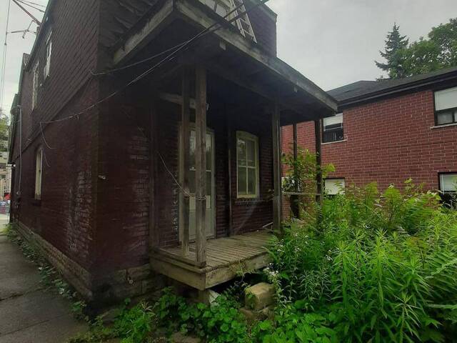 384 COXWELL AVENUE Toronto Ontario, M4L 3B7 - 3 Bedrooms Home For Sale