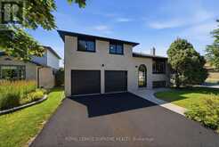 26 CROWN CRESCENT | Bradford West Gwillimbury Ontario | Slide Image One