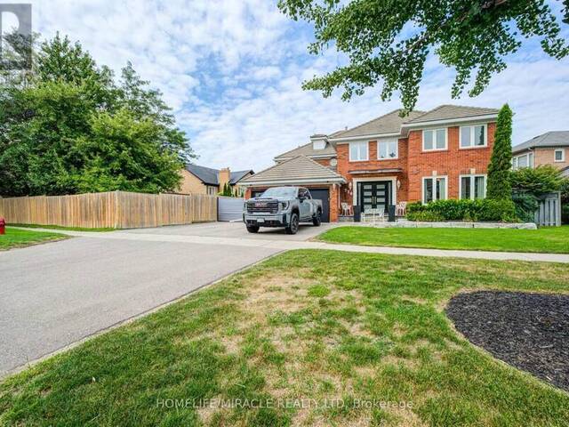 756 KINGSMERE AVENUE Newmarket Ontario, L3X 1K6 - 4 Bedrooms Home For Sale