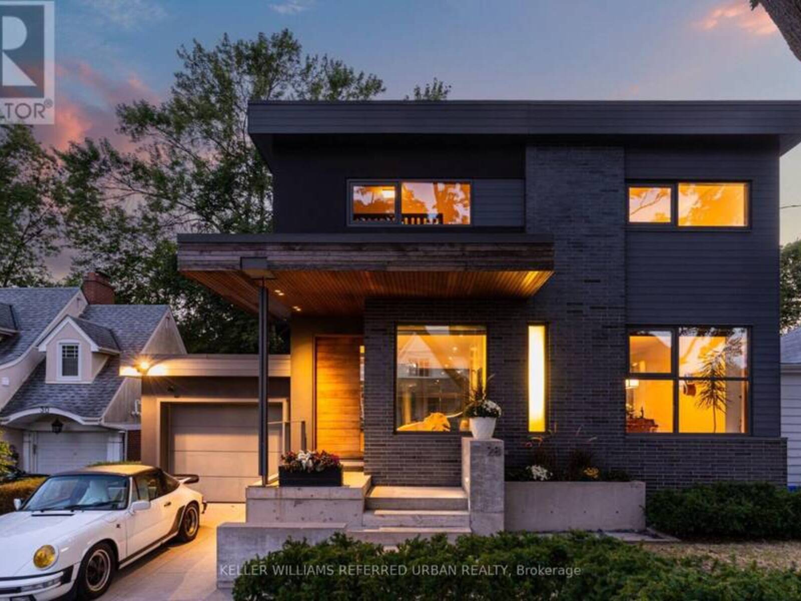 28 BEAUCOURT ROAD, Toronto, Ontario M8Y 3G2