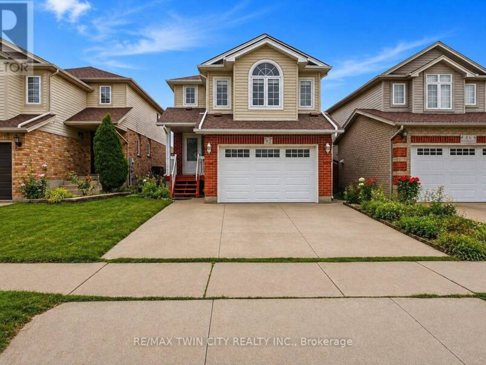 82 BRIDLEWREATH STREET, Kitchener, Ontario N2E 3V6