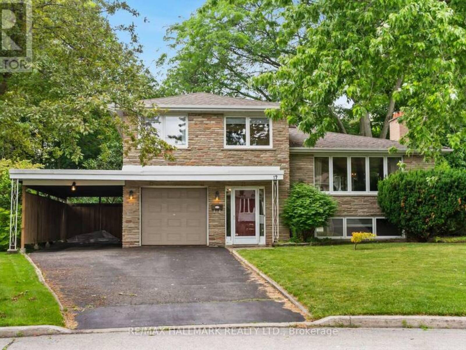 17 GREENYARDS DRIVE, Toronto, Ontario M2M 2R7