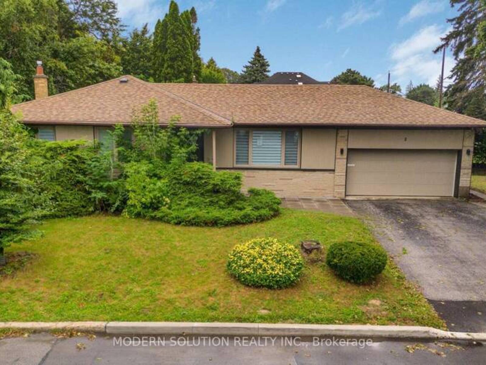 2 CASWELL DRIVE, Toronto, Ontario M2M 3L9