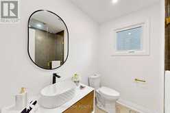 15 CLOSS SQUARE | Aurora Ontario | Slide Image Thirty-five