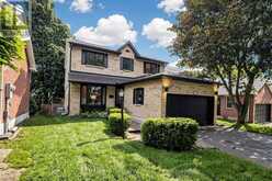 15 CLOSS SQUARE | Aurora Ontario | Slide Image Three