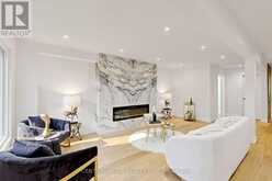 15 CLOSS SQUARE | Aurora Ontario | Slide Image Nine