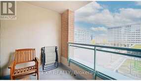 607 - 889 BAY STREET | Toronto Ontario | Slide Image Fifteen