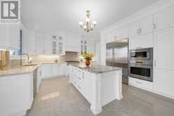 10 STANCROFT DRIVE | Richmond Hill Ontario | Slide Image Sixteen