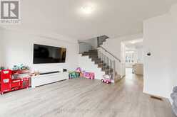 55 RED MAPLE LANE | Barrie Ontario | Slide Image Twelve