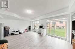 55 RED MAPLE LANE | Barrie Ontario | Slide Image Nine