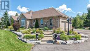 1043 HURLWOOD LANE | Orillia Ontario | Slide Image Three