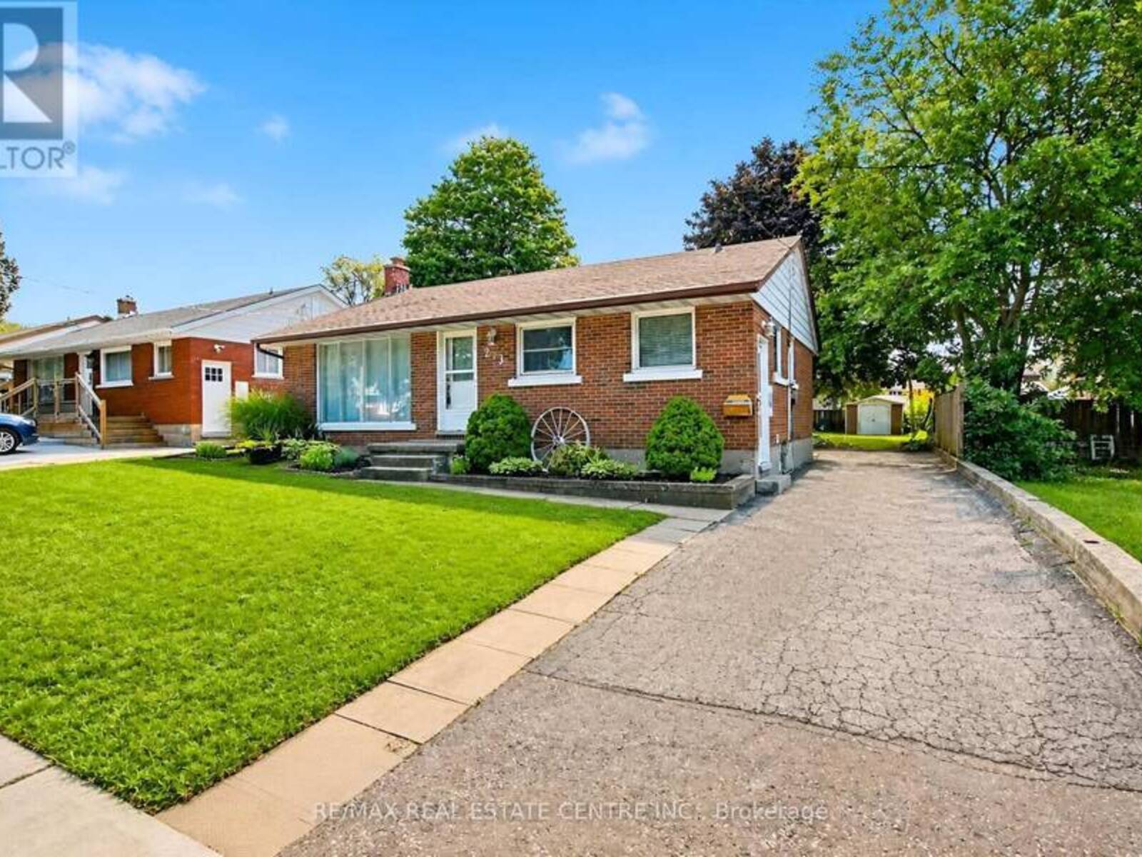 209 FRANKLIN STREET S, Kitchener, Ontario N2C 1R8