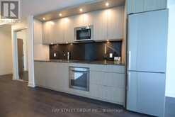 30 INN ON THE PARK DRIVE | Toronto Ontario | Slide Image Six