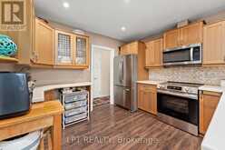 31 PATRICK DRIVE | Aurora Ontario | Slide Image Eleven