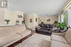 31 PATRICK DRIVE | Aurora Ontario | Slide Image Thirteen
