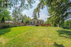 31 PATRICK DRIVE | Aurora Ontario | Slide Image Two
