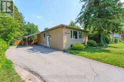 31 PATRICK DRIVE | Aurora Ontario | Slide Image Seven