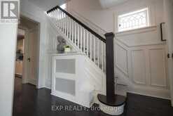 86 WILLOWBANK BOULEVARD | Toronto Ontario | Slide Image Nine