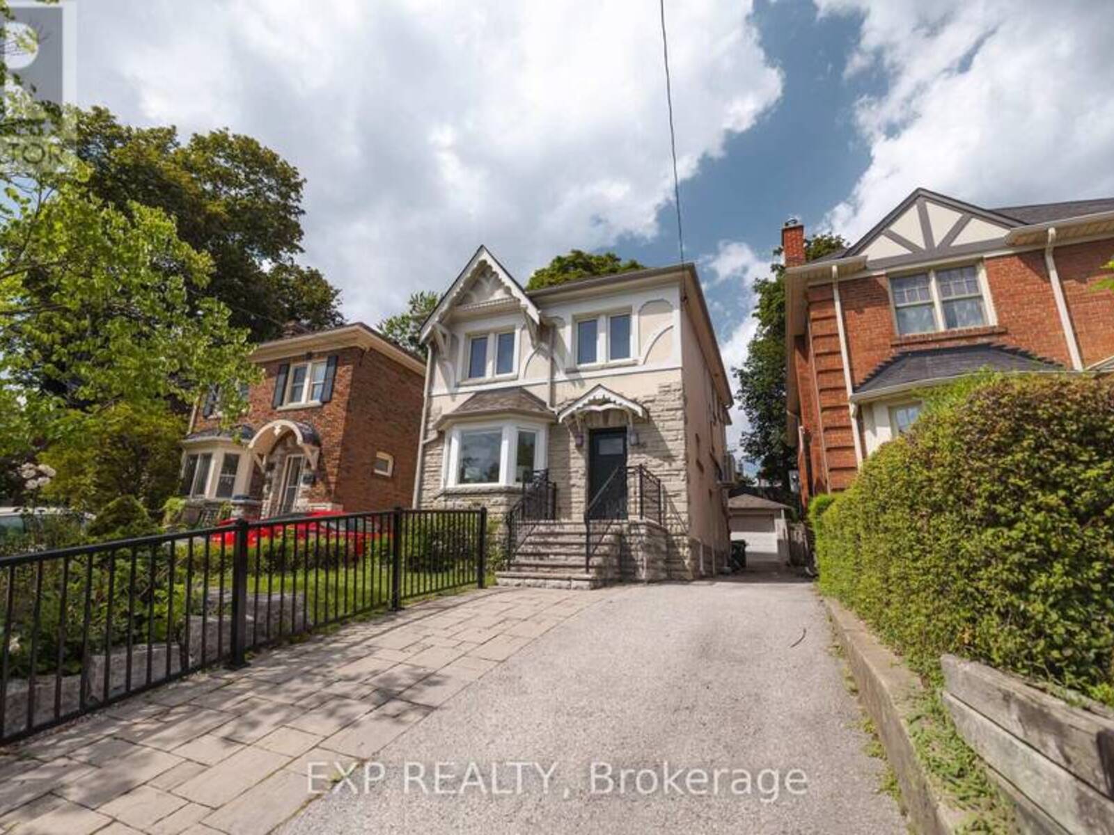 86 WILLOWBANK BOULEVARD, Toronto, Ontario M5N 1G6