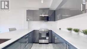 14 - 10 MARQUETTE AVENUE | Toronto Ontario | Slide Image Twelve