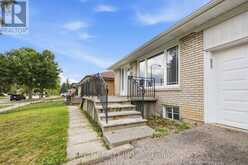 17 AMBERJACK BOULEVARD | Toronto Ontario | Slide Image Three