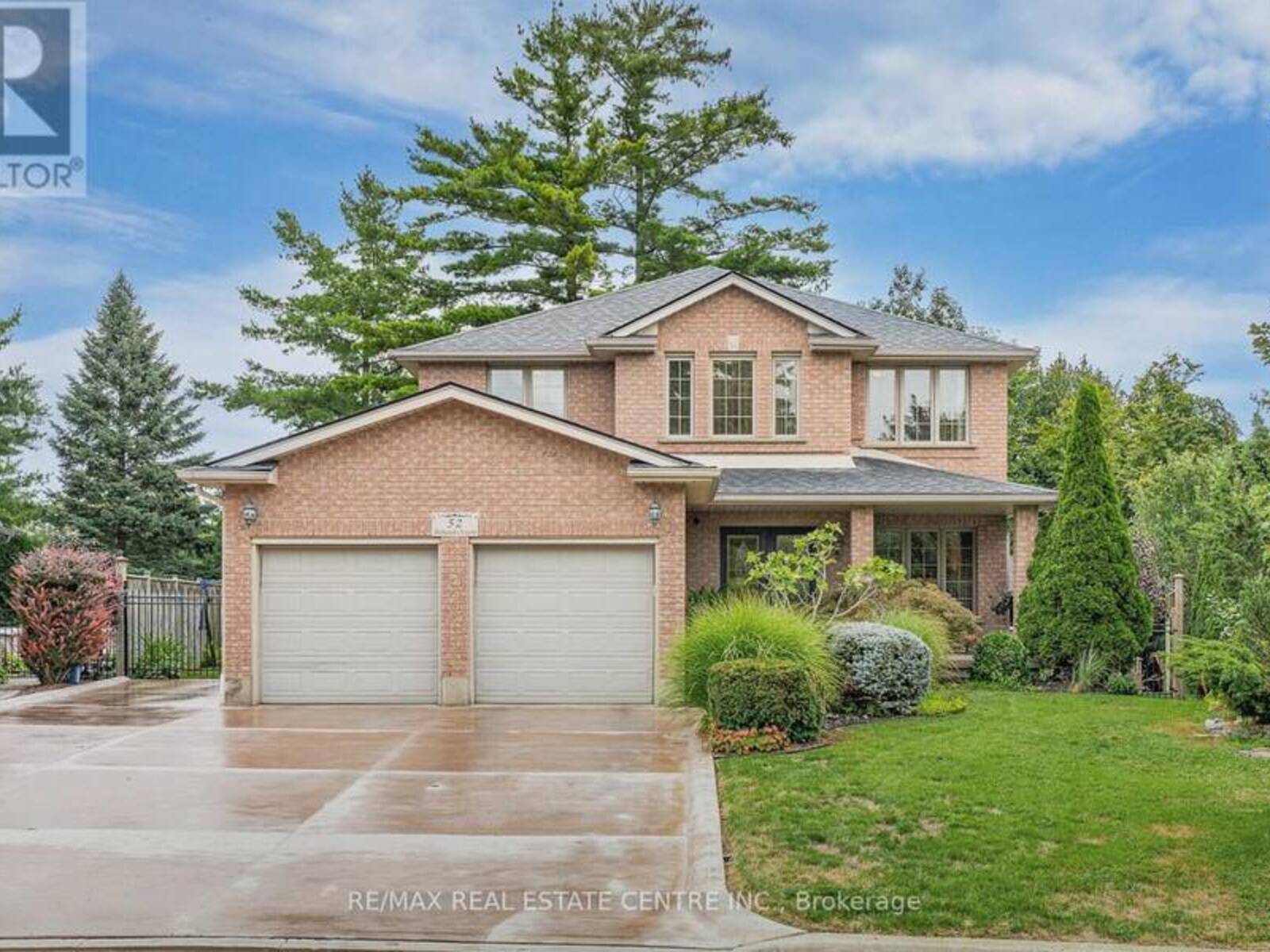 52 ARCHWOOD CRESCENT, Cambridge, Ontario N1T 2A6