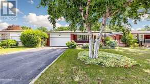 15 SKYRIDGE ROAD | Toronto Ontario | Slide Image Three