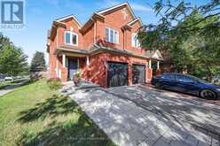 74 SNEDDEN AVENUE | Aurora Ontario | Slide Image Two