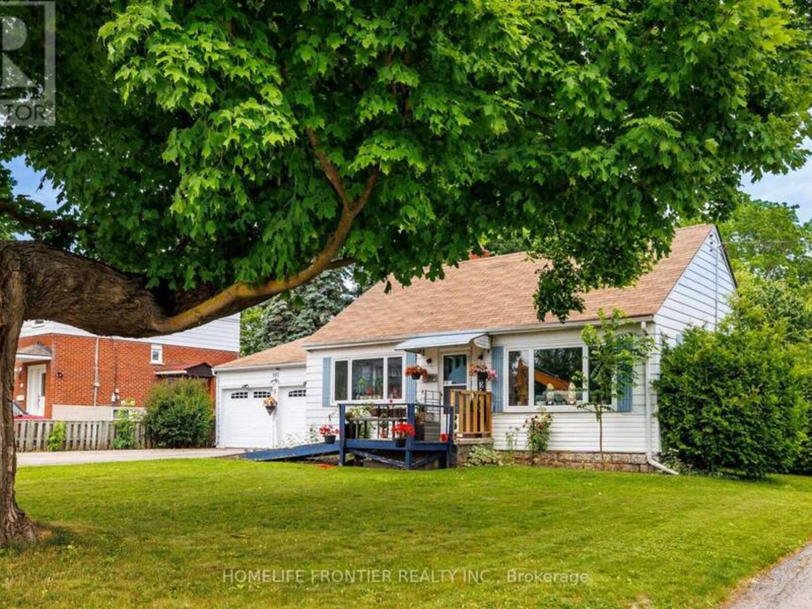 593 WATSON AVENUE, Newmarket, Ontario L3Y 2V2
