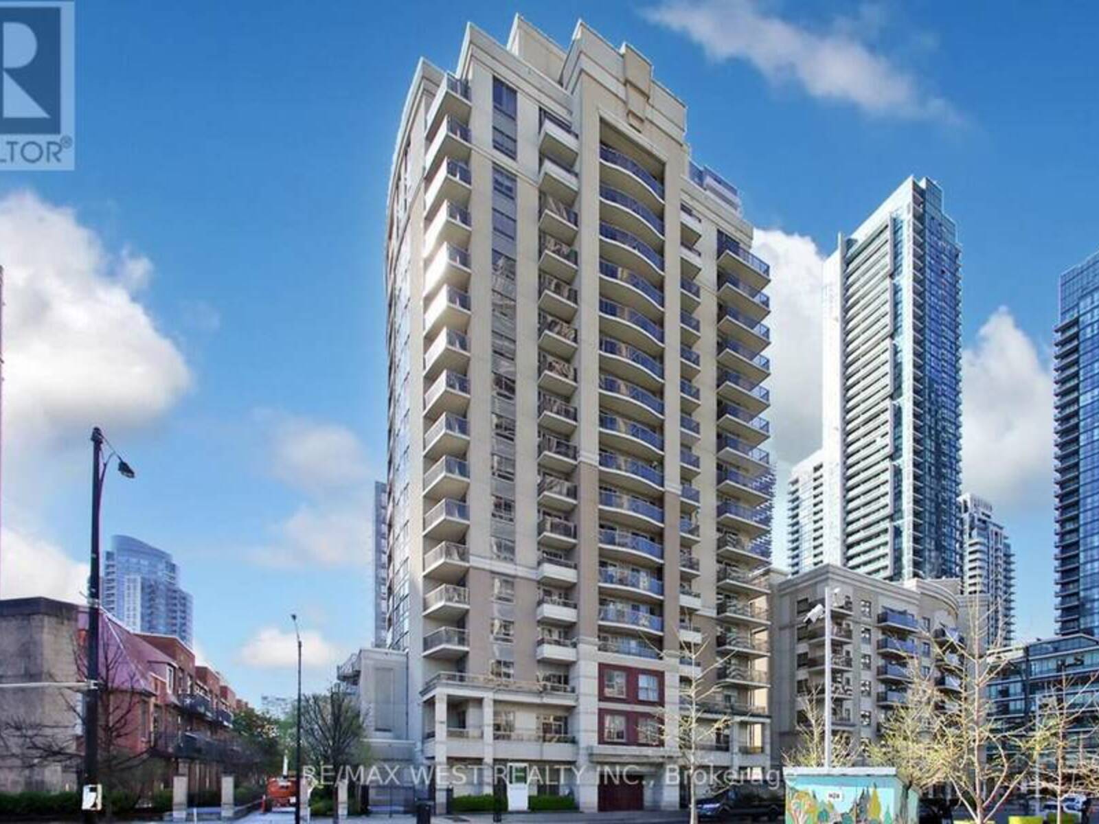 1101 - 350 PRINCESS ROYAL DRIVE, Mississauga, Ontario L5B 4N1