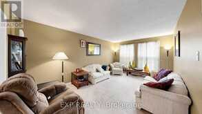 28 HURLBUT PLACE | Cambridge Ontario | Slide Image Three