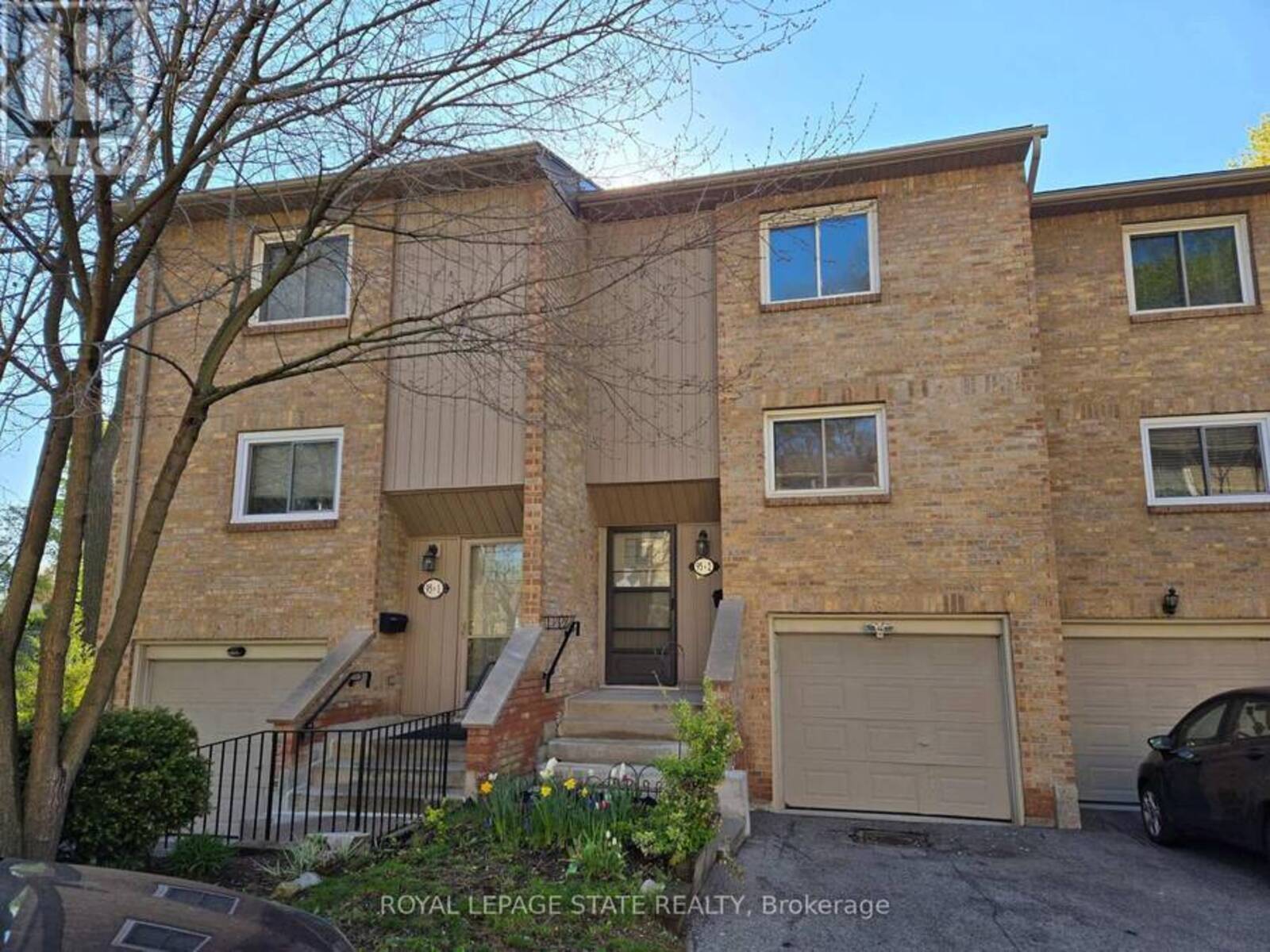 2 - 95 FONTHILL ROAD, Hamilton, Ontario L8V 4Z7